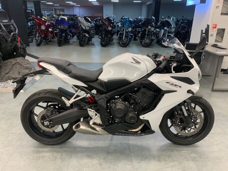 2022 Honda CBR 650R, белый, 1080000 рублей, вид 1