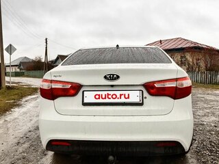 2012 Kia Rio III, белый, 750000 рублей, вид 4