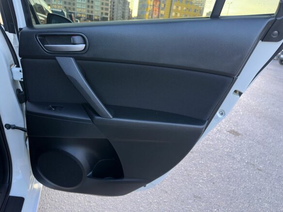 2010 Mazda 3 II (BL), белый, 735000 рублей - вид 23
