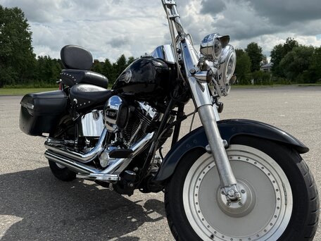 2006 Harley-Davidson Fat Boy, чёрный, 750000 рублей, вид 1