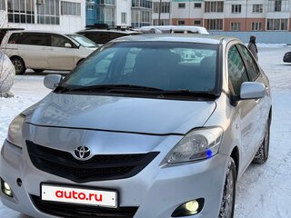 2006 Toyota Belta I, серебристый, 520000 рублей, вид 2