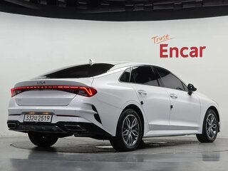 2023 Kia K5 LPi III Рестайлинг, белый, 2110000 рублей, вид 3