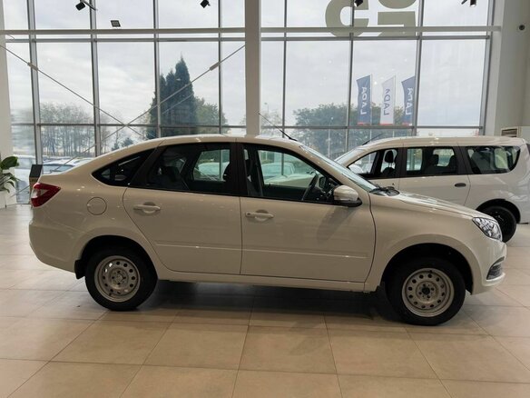 2026 Lada (ВАЗ) Granta I Рестайлинг, белый - вид 1