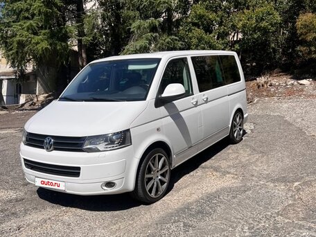 2013 Volkswagen Multivan T5 Рестайлинг, белый, 4500000 рублей, вид 1