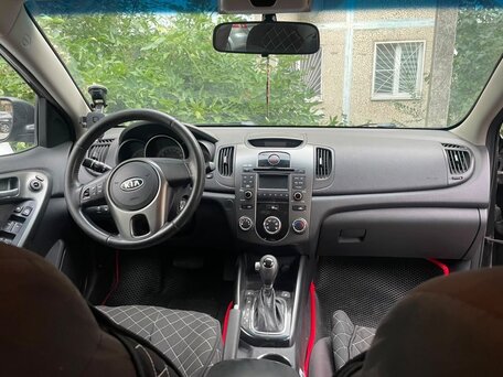 2010 Kia Cerato 6-speed II, золотистый, 700000 рублей, вид 5
