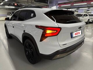 2025 Chevrolet Trax II, белый, 2050099 рублей, вид 3