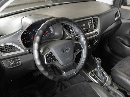 2020 Hyundai Solaris II Рестайлинг, серый, 1417000 рублей, вид 5