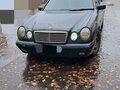 1998 Mercedes-Benz E-Класс 240 II (W210, S210), синий, 400000 рублей