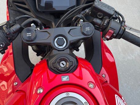 2025 Honda CBR 650R, красный, 1120000 рублей, вид 5