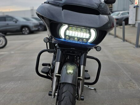 2018 Harley-Davidson Road Glide Special, чёрный, 1690000 рублей, вид 3