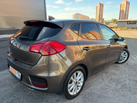 2018 Kia Ceed II Рестайлинг, коричневый, 1360000 рублей, вид 4