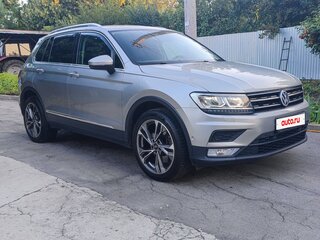 2017 Volkswagen Tiguan II, серебристый, 1900000 рублей, вид 3