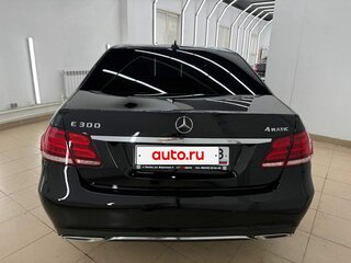 2013 Mercedes-Benz E-Класс 300 IV (W212, S212, C207), чёрный, 2370000 рублей, вид 4