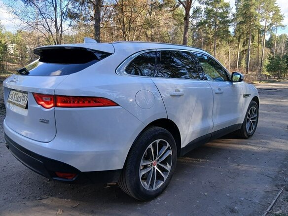 2017 Jaguar F-Pace I, белый, 2250000 рублей - вид 2