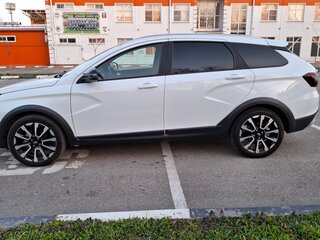 2024 Lada (ВАЗ) Vesta SW Cross I Рестайлинг (NG), белый, 1730000 рублей, вид 3