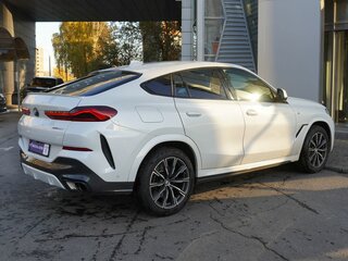 2021 BMW X6 40i III (G06), белый, 6950000 рублей, вид 4