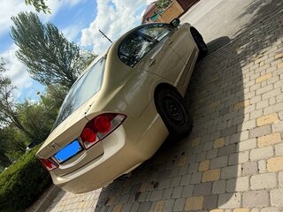 2007 Honda Civic VIII, золотистый, 650000 рублей, вид 4