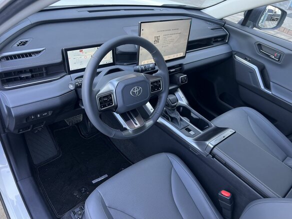 2026 Toyota RAV4 VI (XA60), белый, 4350000 рублей - вид 7