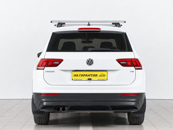 2017 Volkswagen Tiguan II, белый, 2099000 рублей - вид 4