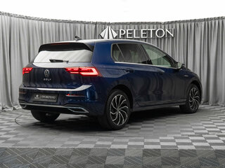 2021 Volkswagen Golf VIII, синий, 2880000 рублей, вид 5