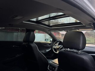2020 Chevrolet Malibu IX Рестайлинг, белый, 1799000 рублей, вид 1