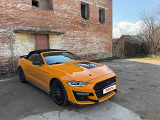 2018 Ford Mustang VI Рестайлинг, оранжевый, 2750000 рублей, вид 3