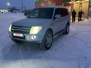 2010 Mitsubishi Pajero IV, серебристый, 1850000 рублей, вид 1