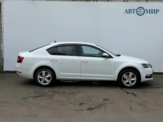 2018 Skoda Octavia III (A7) Рестайлинг, белый, 1029000 рублей, вид 4