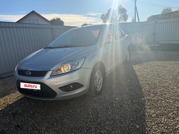 2011 Ford Focus II Рестайлинг, серебристый, 580000 рублей - вид 3