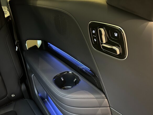 2026 Zeekr 9X 55 kWh (до 3.5 т), чёрный - вид 28