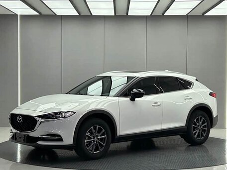 2023 Mazda CX-4 I Рестайлинг, белый, 1740000 рублей, вид 1