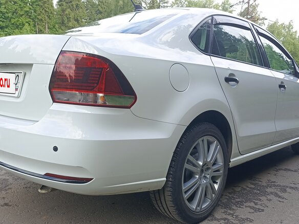2018 Volkswagen Polo V Рестайлинг, белый, 780000 рублей - вид 4