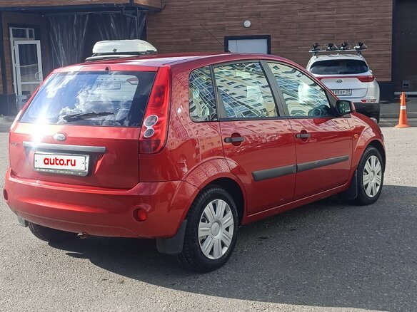 2007 Ford Fiesta Mk5, красный - вид 2
