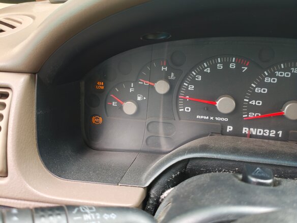 2002 Ford Explorer III, серый, 650000 рублей - вид 14