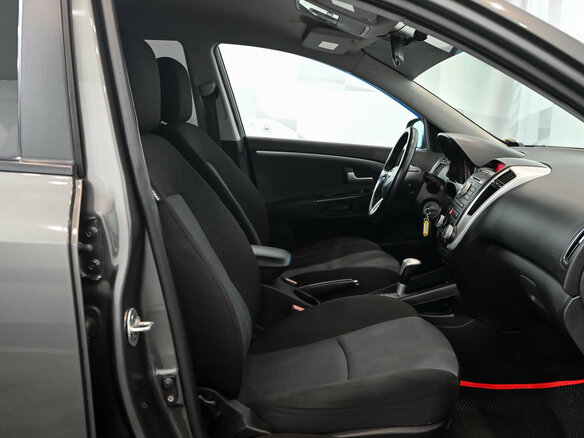 2010 Kia Ceed I Рестайлинг, серебристый, 700000 рублей - вид 11
