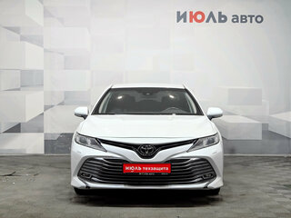 2019 Toyota Camry VIII (XV70), белый, 3150000 рублей, вид 2