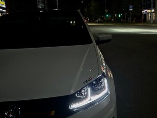 2017 Volkswagen Polo V Рестайлинг, белый, 1600000 рублей, вид 3