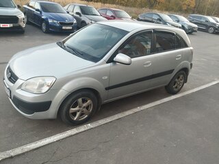 2009 Kia Rio II, серебристый, 325000 рублей, вид 4