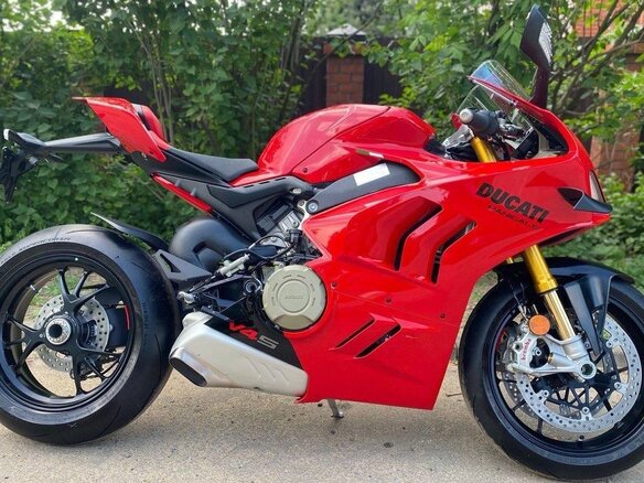 2024 Ducati Panigale V4, красный, 4200000 рублей - вид 1
