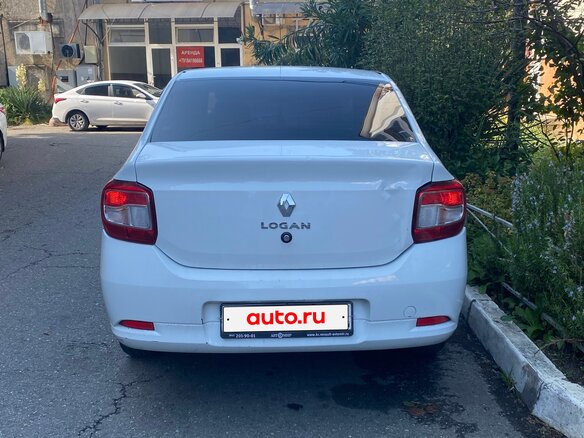 2020 Renault Logan II Рестайлинг, белый, 500000 рублей - вид 2