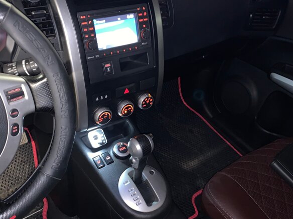 2014 Nissan X-Trail II Рестайлинг, серебристый, 2000000 рублей - вид 25