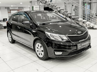 2017 Kia Rio III Рестайлинг, чёрный, 950000 рублей, вид 3