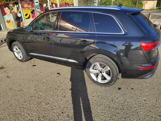 2022 Audi Q7 45 TFSI II (4M) Рестайлинг, чёрный, 6000000 рублей, вид 2