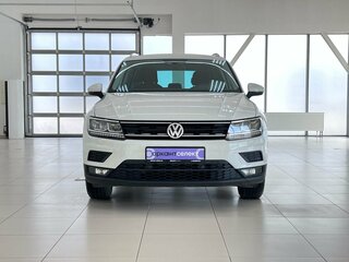 2017 Volkswagen Tiguan II, белый, 2520000 рублей, вид 2