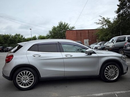 2017 Mercedes-Benz GLA 180 I (X156), бежевый, 1700000 рублей, вид 2