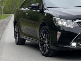2017 Toyota Camry VII (XV50) Рестайлинг 2, чёрный, 2480000 рублей, вид 1