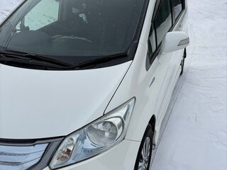 2012 Honda Freed I Рестайлинг, белый, 1150000 рублей, вид 2
