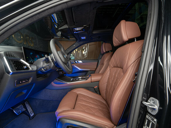 2026 BMW X7 40d I (G07) Рестайлинг, чёрный, 18490000 рублей - вид 9