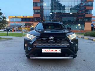2021 Toyota RAV4 V (XA50), чёрный, 3200000 рублей, вид 2