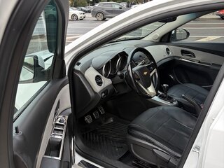 2013 Chevrolet Cruze I Рестайлинг, белый, 950000 рублей, вид 4